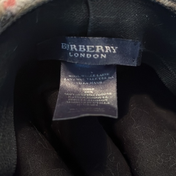 Burberry London Nova Check Bucket Hat - purchase at Burberry London store - Picture 3 of 5